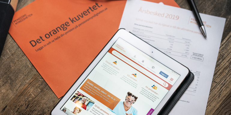 Orange kuvert med pensionsinfo