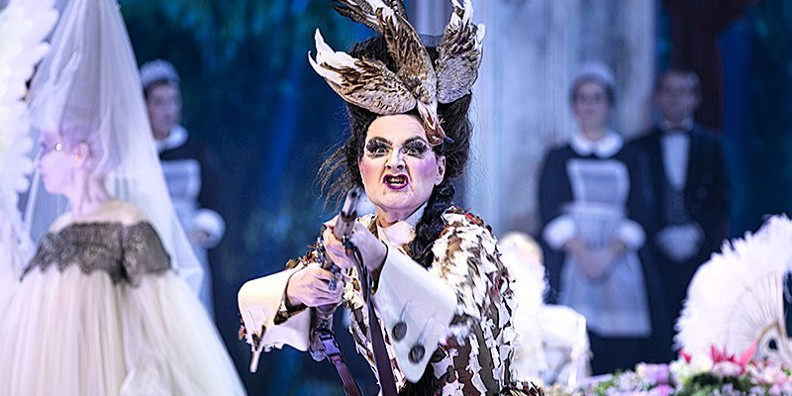 Klara Ek as Diana in ”Orpheus in the Underworld”. Photo: Mats Bäcker / Malmö Opera
