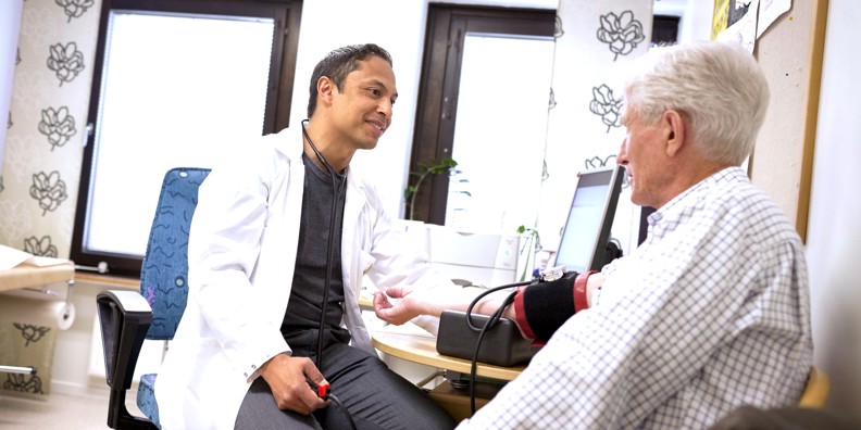 Patient and doctor in a Swedish health centre